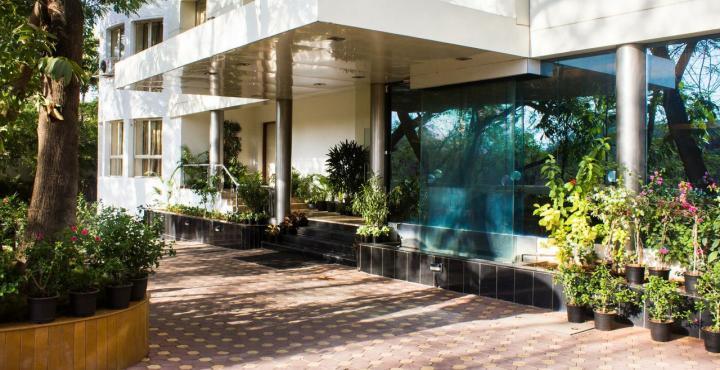 Hotel Phoenix Koregaon Park Pune Exterior photo